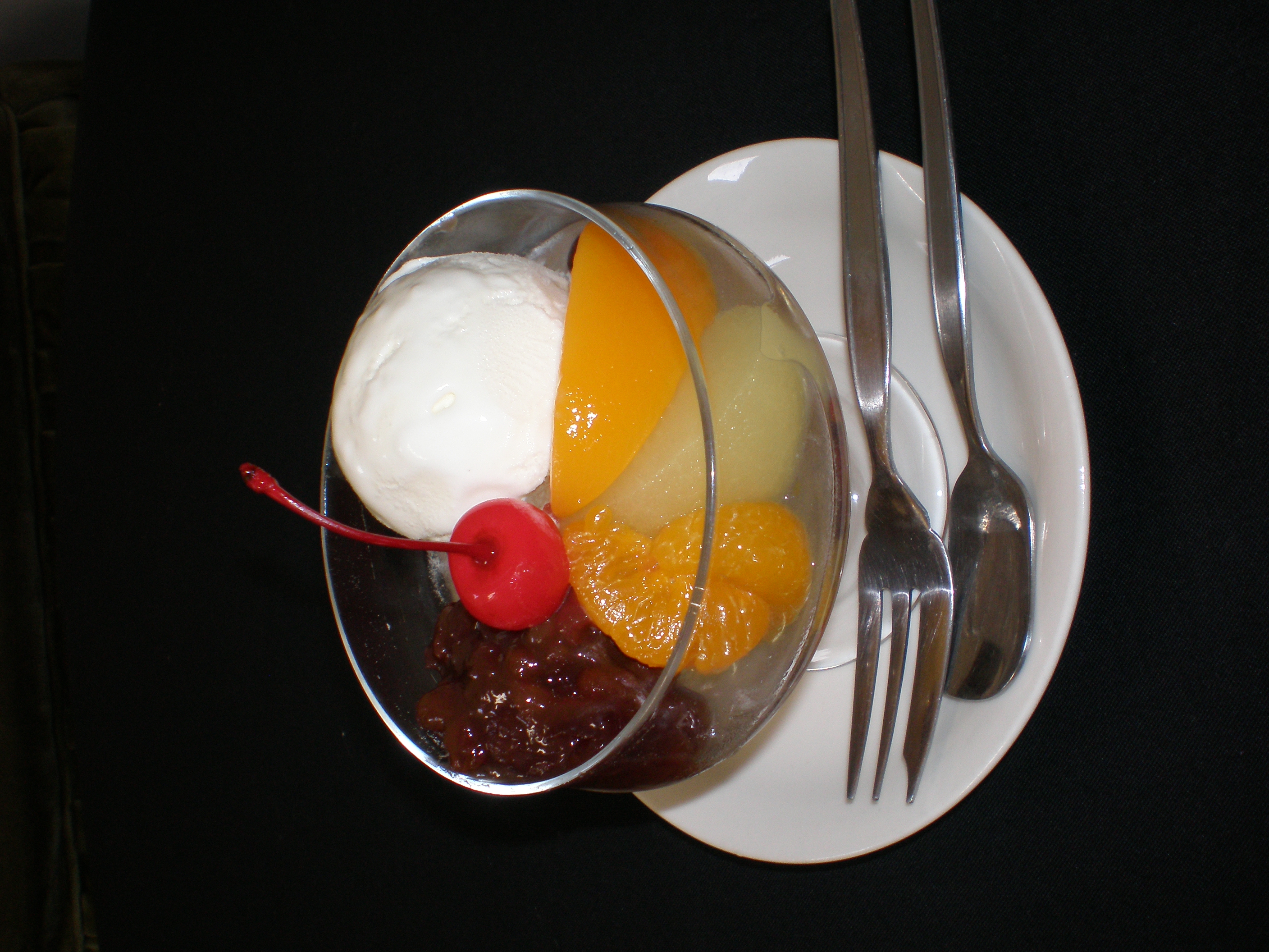 クリームあんみつ